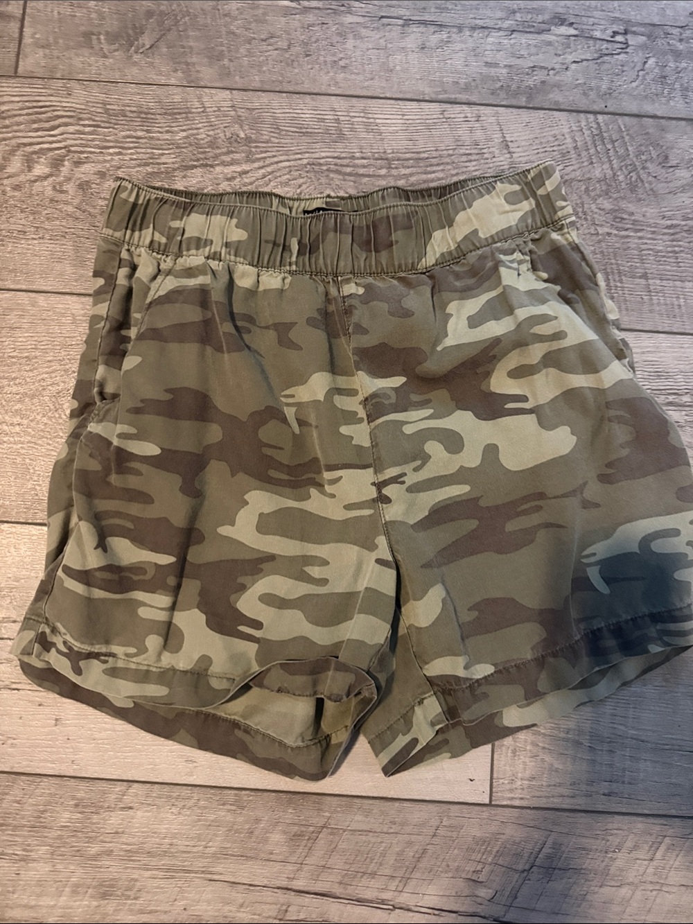 Camo Shorts - Social Standard by Sanctuary - Women Size Medium
